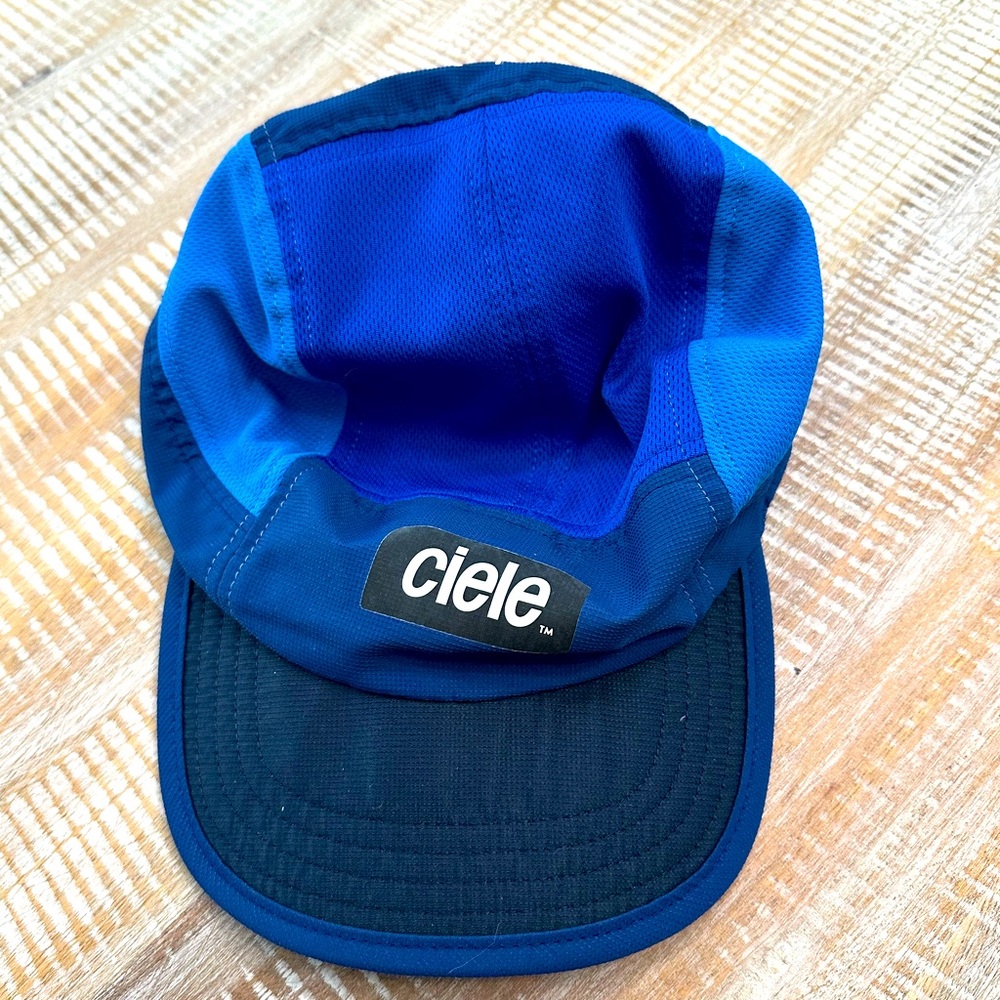 Ciele 5-panel running GoCap
Blue/blue/blue